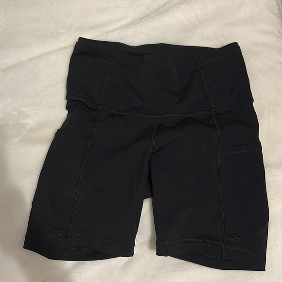 Lulu bike shorts with pockets! - Picture 1 of 2